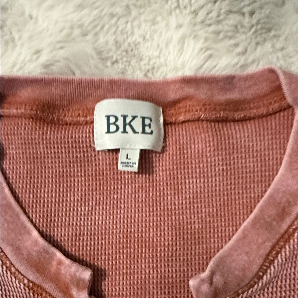 BKE Women's Coral Henley Tee - Picture 3 of 6